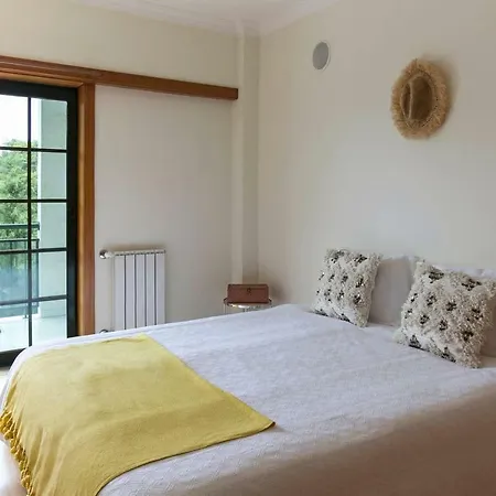 Carcavelos Beach Flat